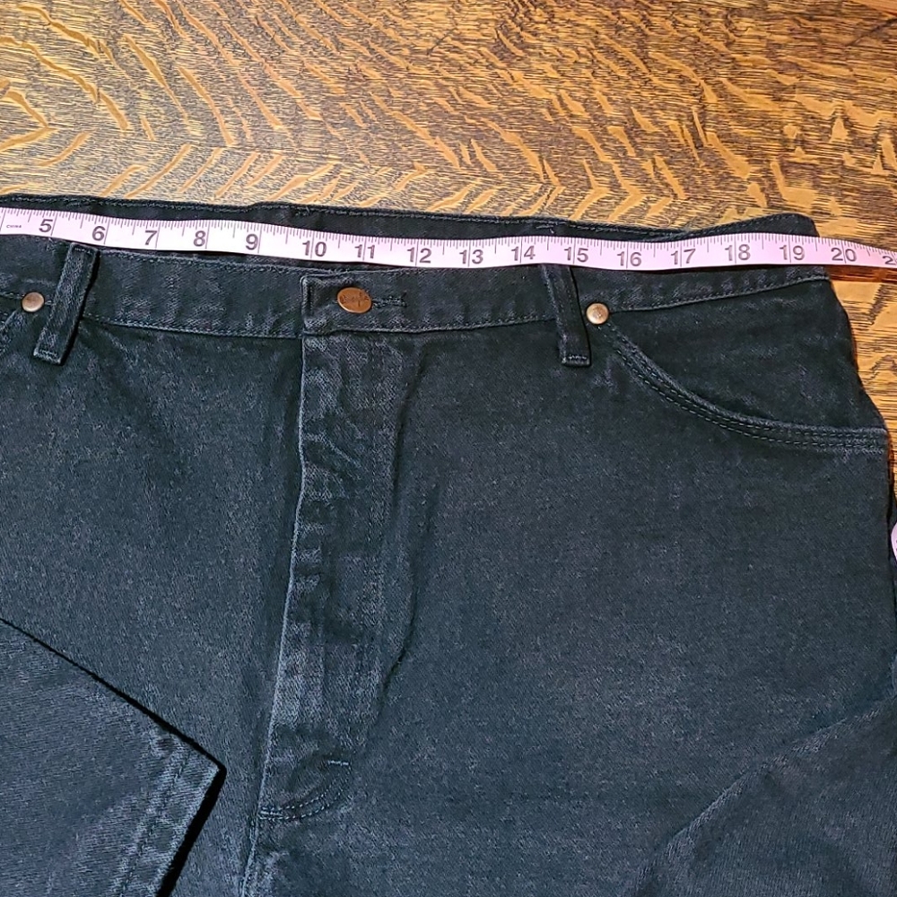 Men's Black Wrangler Jeans Size 40x34 - Picture 5 of 8